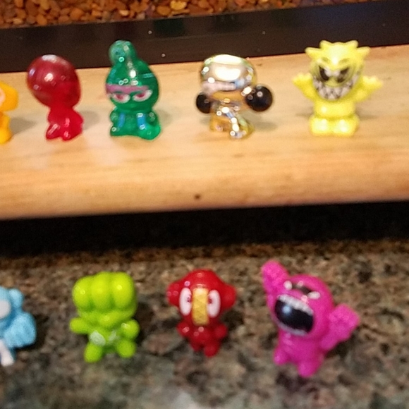 Magic Box Tiny Toys 11 total. - Picture 3 of 3